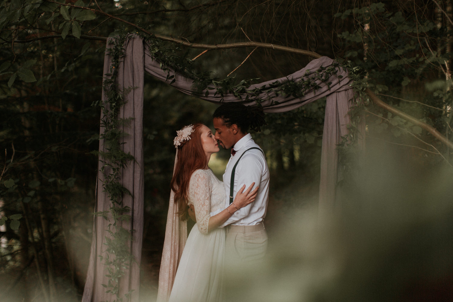 Photographe de mariage intime en forêt Montpellier